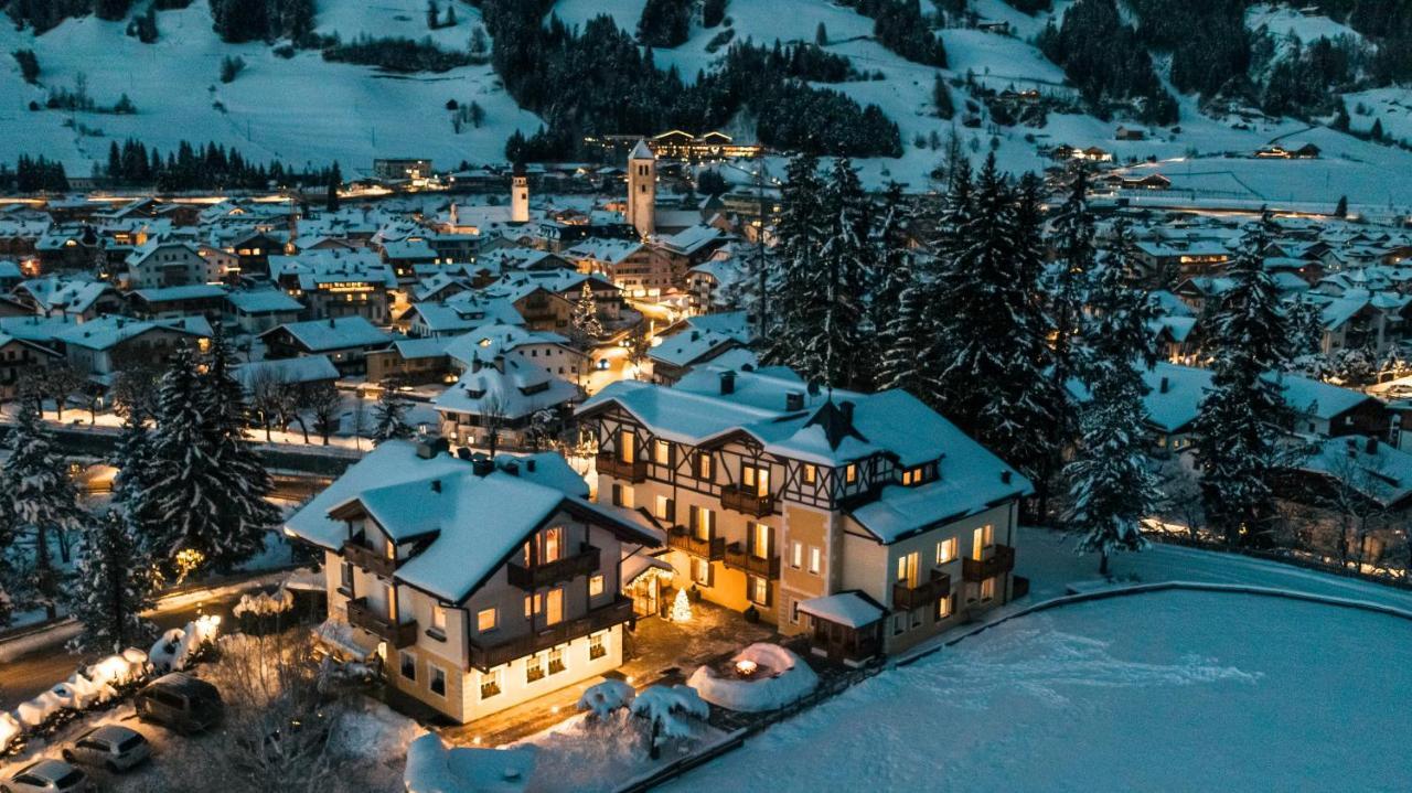 Hotel Villa Waldheim San Candido Bagian luar foto