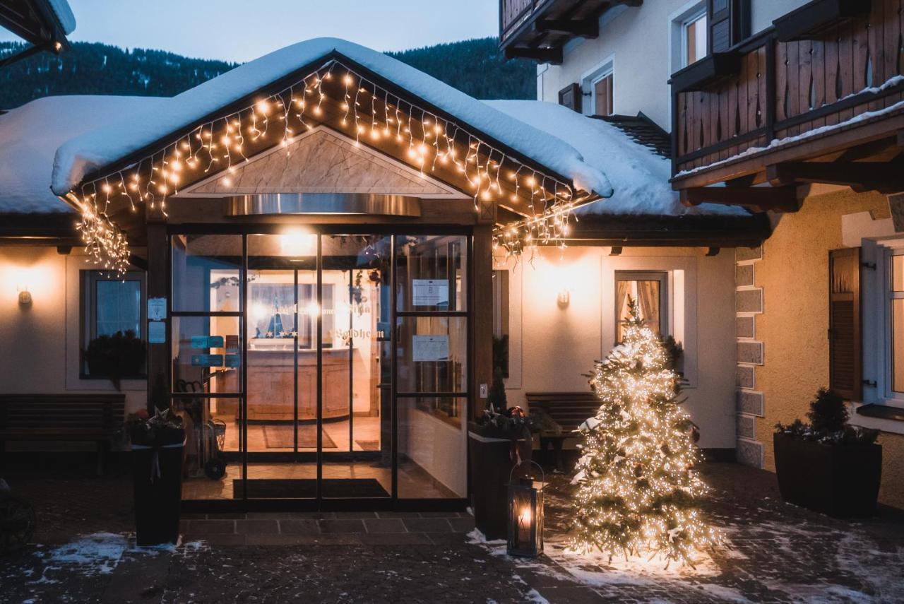 Hotel Villa Waldheim San Candido Bagian luar foto