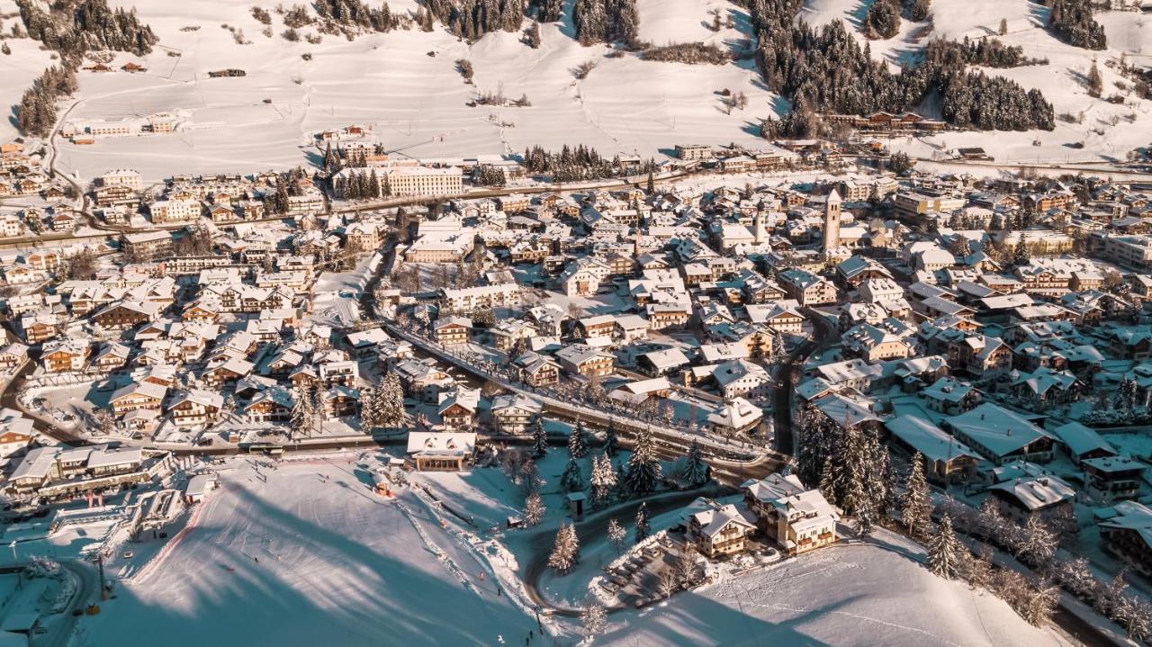 Hotel Villa Waldheim San Candido Bagian luar foto
