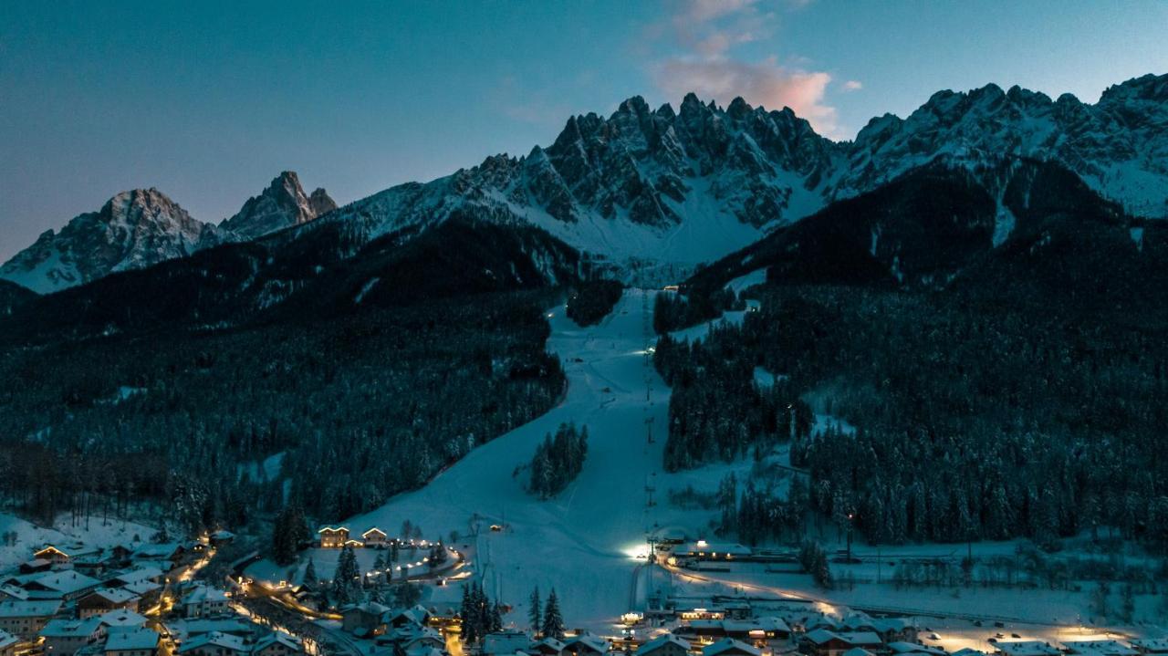 Hotel Villa Waldheim San Candido Bagian luar foto