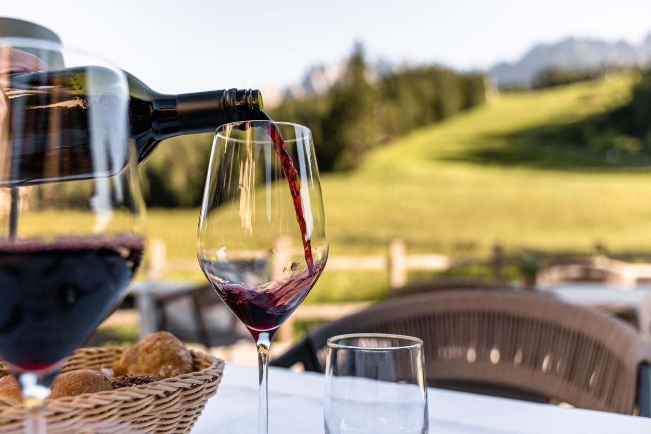 Hotel Villa Waldheim San Candido Bagian luar foto