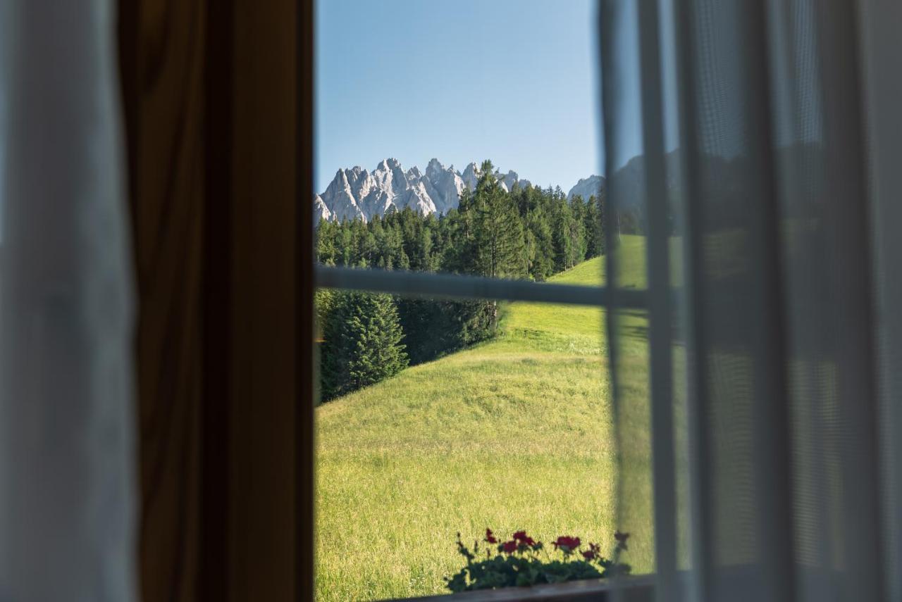 Hotel Villa Waldheim San Candido Bagian luar foto