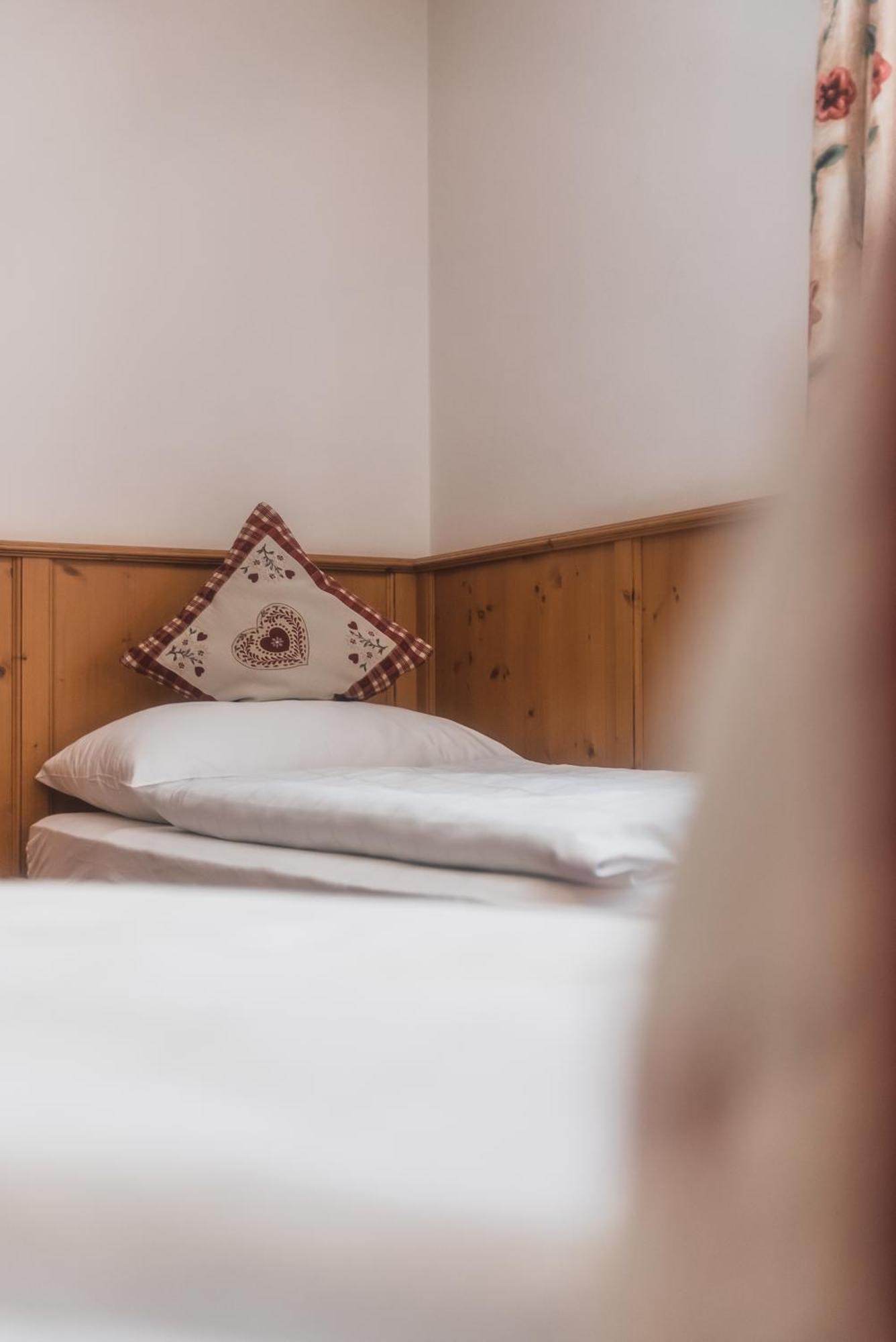 Hotel Villa Waldheim San Candido Ruang foto
