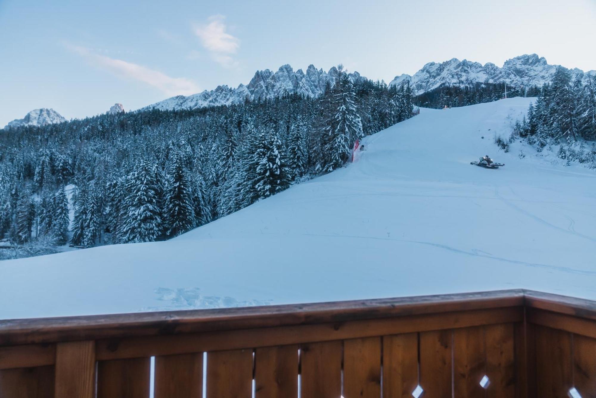 Hotel Villa Waldheim San Candido Bagian luar foto