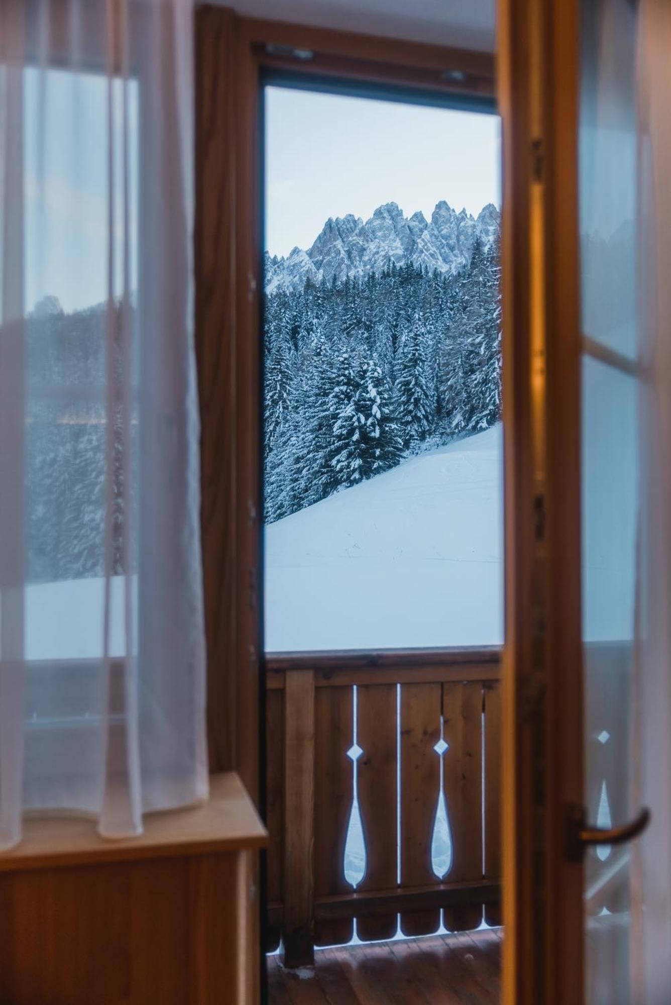 Hotel Villa Waldheim San Candido Bagian luar foto