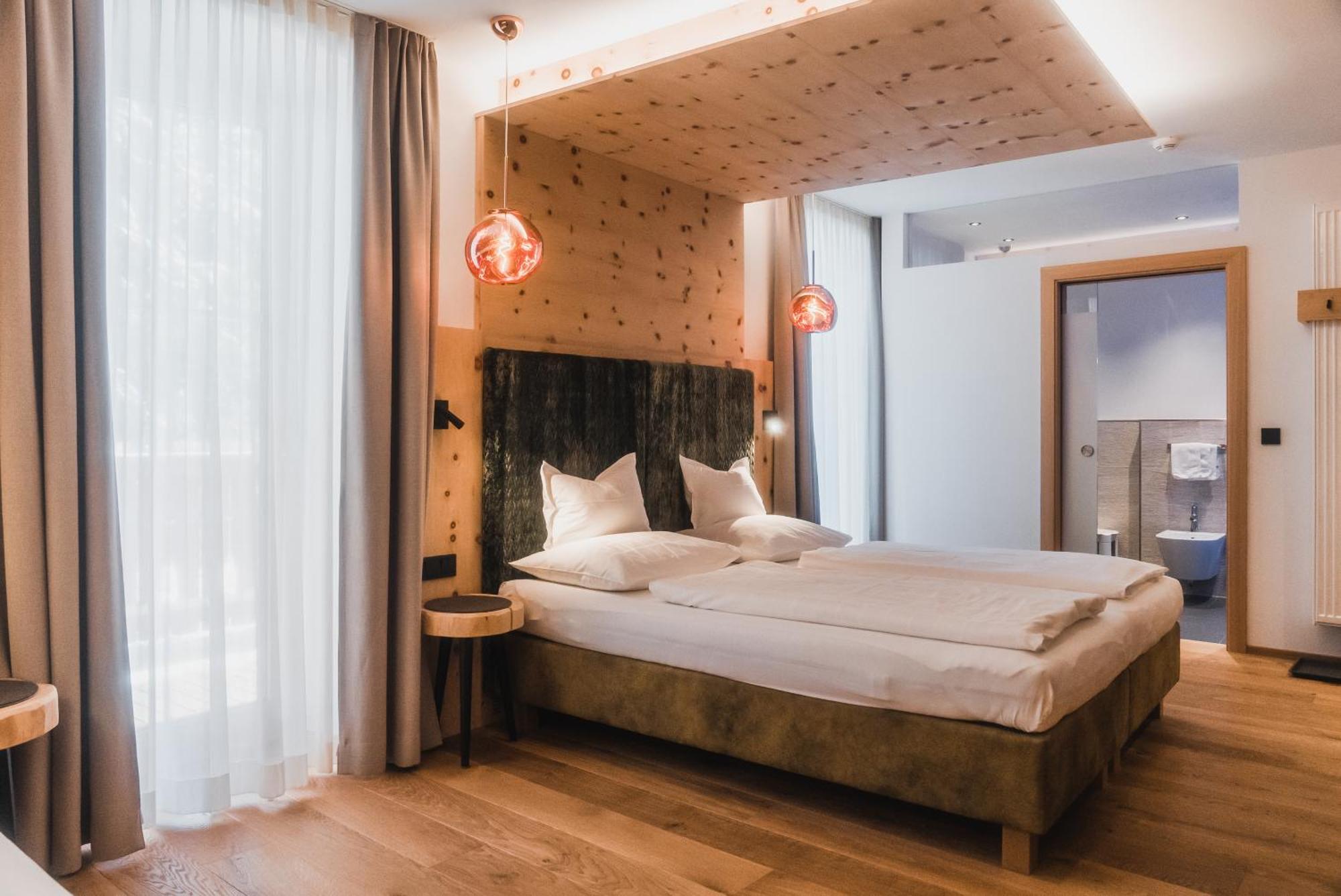 Hotel Villa Waldheim San Candido Bagian luar foto