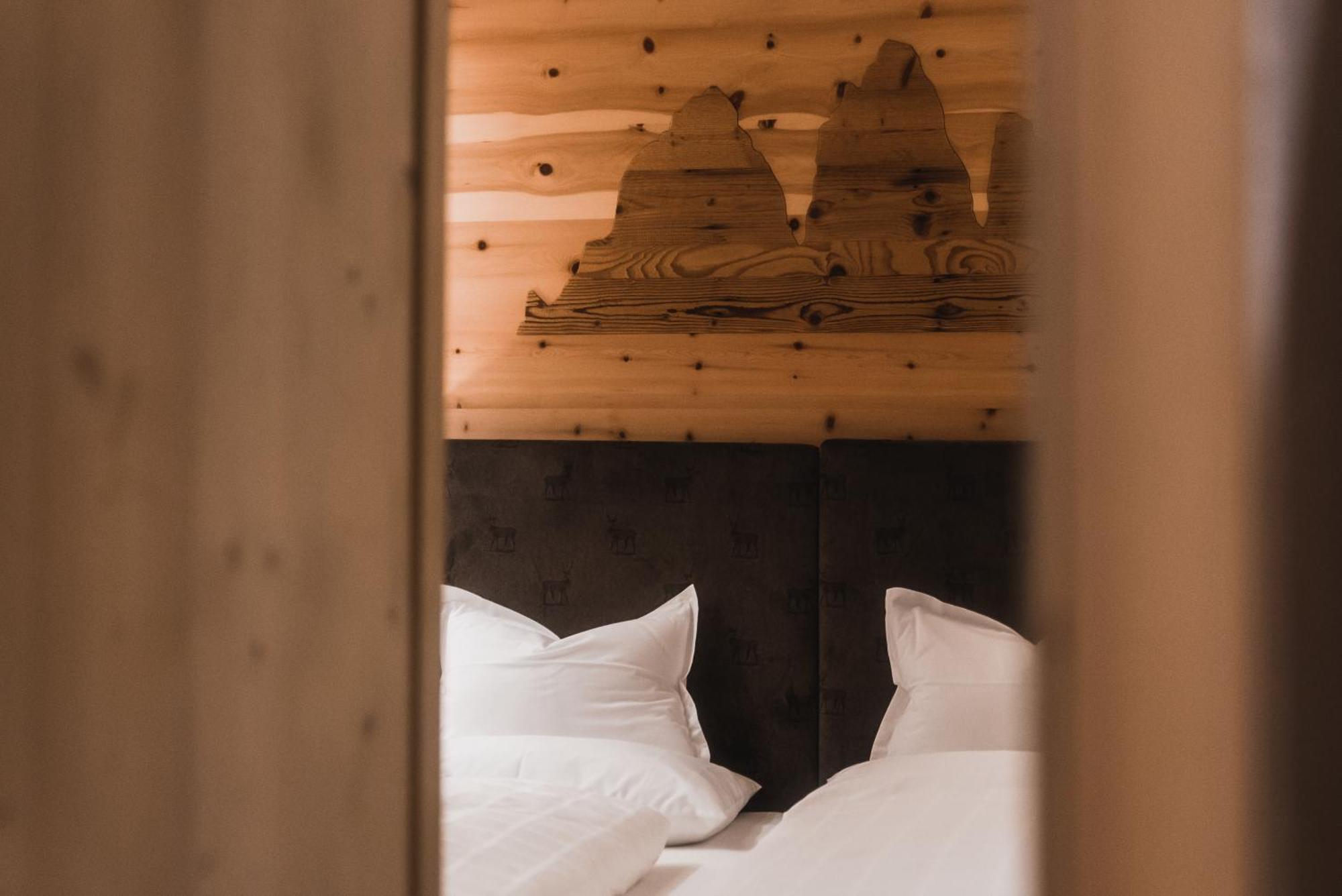 Hotel Villa Waldheim San Candido Bagian luar foto