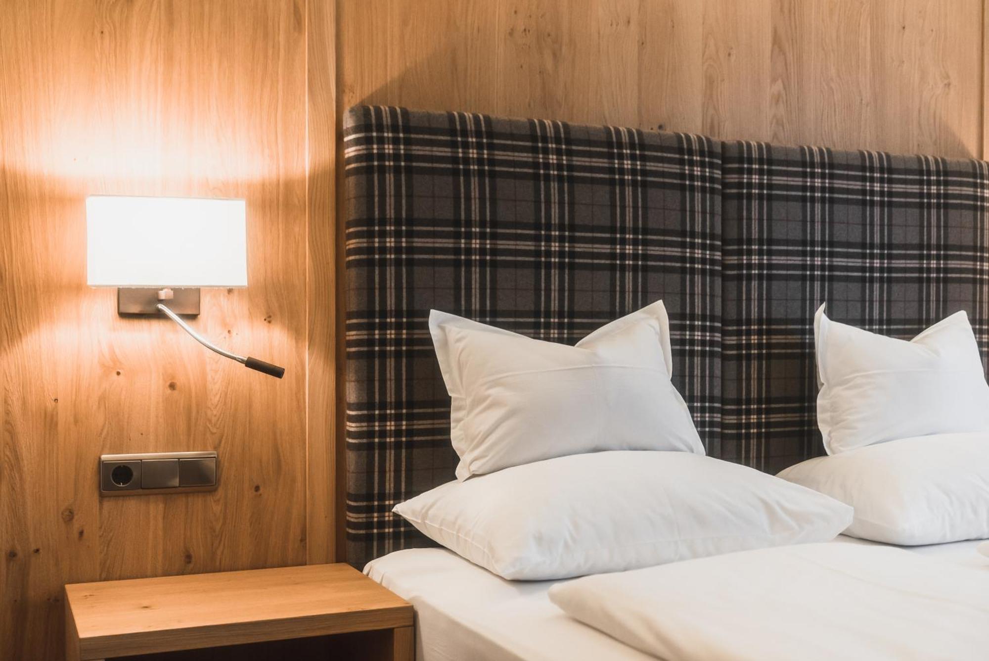 Hotel Villa Waldheim San Candido Ruang foto