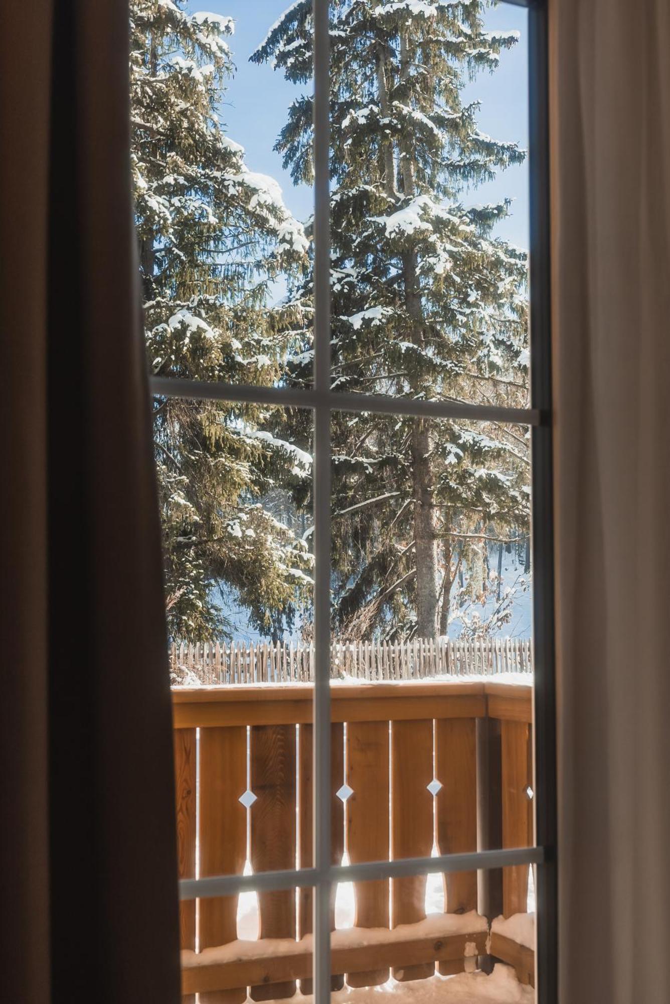 Hotel Villa Waldheim San Candido Bagian luar foto